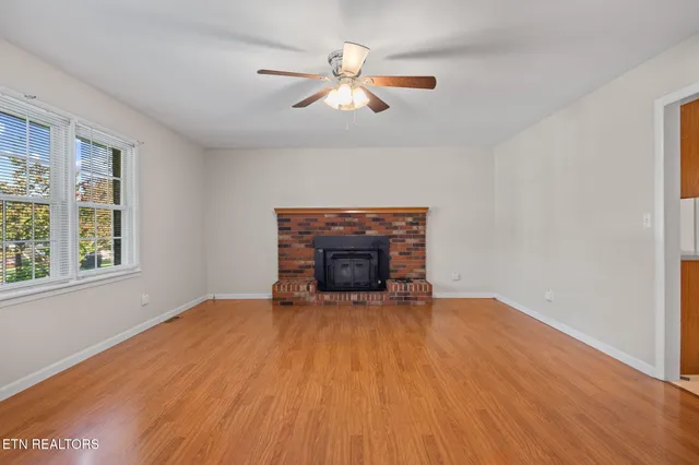 $379,900 | 130 Carden Lane, Rocky Top, TN 37769