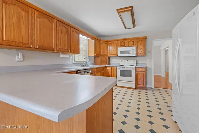 $379,900 | 130 Carden Lane, Rocky Top, TN 37769