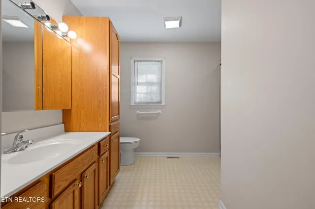 $379,900 | 130 Carden Lane, Rocky Top, TN 37769