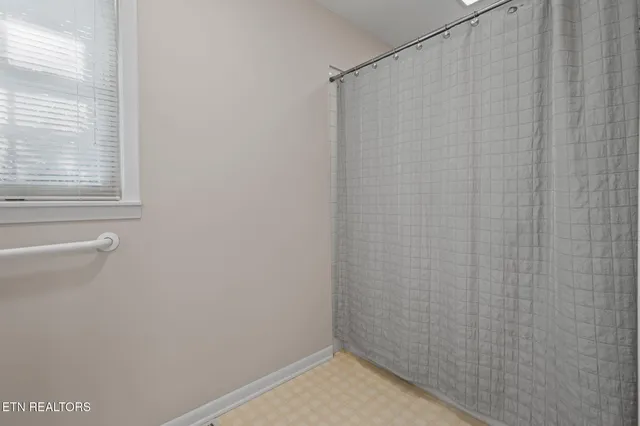 $379,900 | 130 Carden Lane, Rocky Top, TN 37769