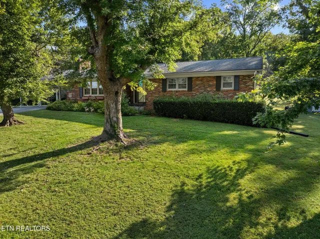 $379,900 | 130 Carden Lane, Rocky Top, TN 37769