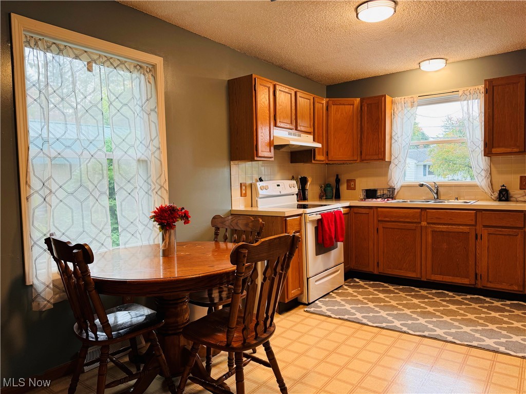 1522 Slusser Road Akron, OH 44305 - Photo 6 of 22 Gallery Image 6