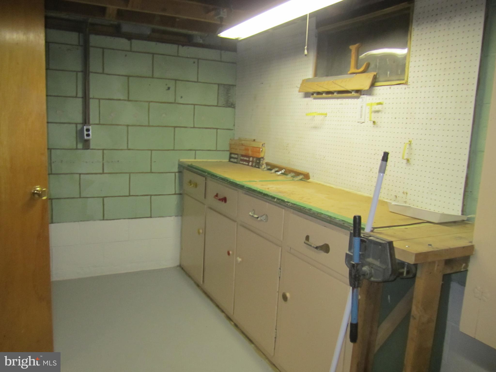 6 Dan Road Hamilton, NJ 08620 - Photo 14 of 16