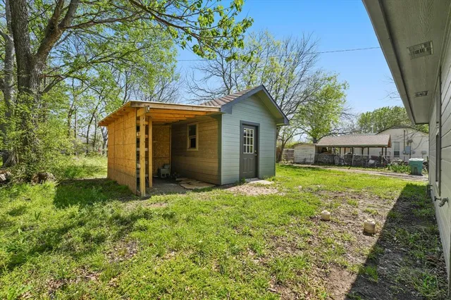$1,500 | 517 South Vaden Street, Sherman, TX 75090