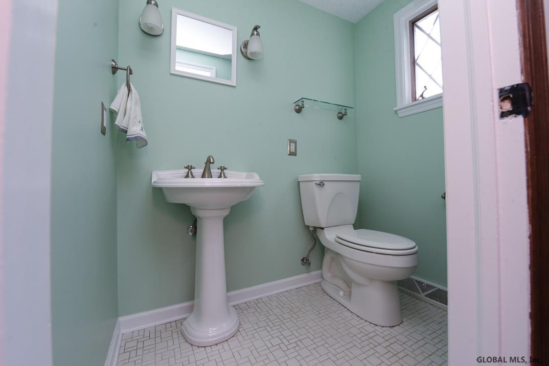 68 Cambridge Road Bethlehem, NY 12077 - Photo 13 of 32 Photo 13