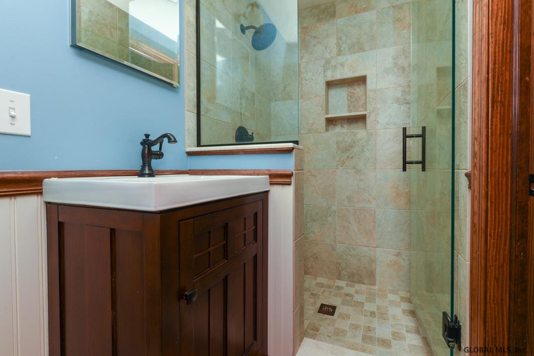 68 Cambridge Road Bethlehem, NY 12077 - Photo 16 of 32 Photo 16