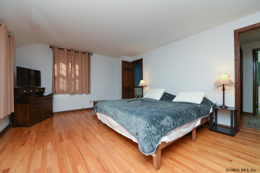 68 Cambridge Road Bethlehem, NY 12077 - Photo 17 of 32 Photo 17