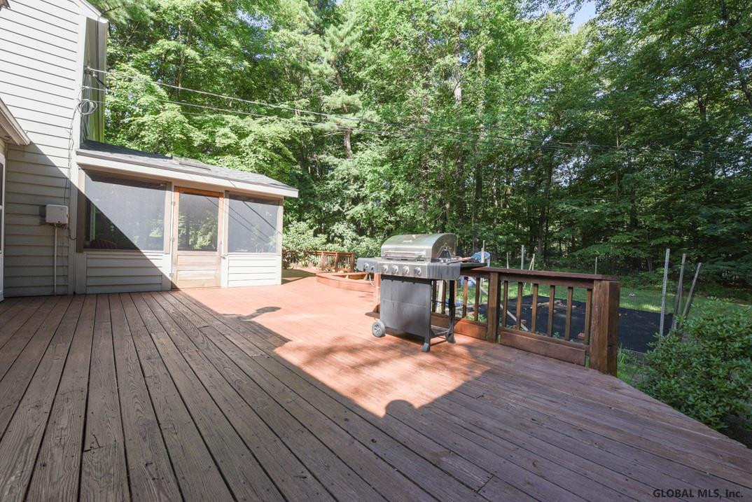 68 Cambridge Road Bethlehem, NY 12077 - Photo 24 of 32 Photo 24