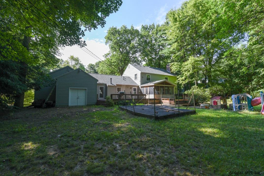 68 Cambridge Road Bethlehem, NY 12077 - Photo 27 of 32 Photo 27