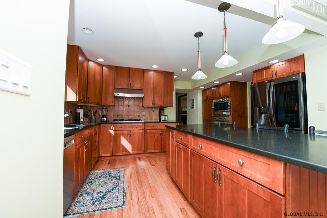 68 Cambridge Road Bethlehem, NY 12077 - Photo 3 of 32 Photo 3