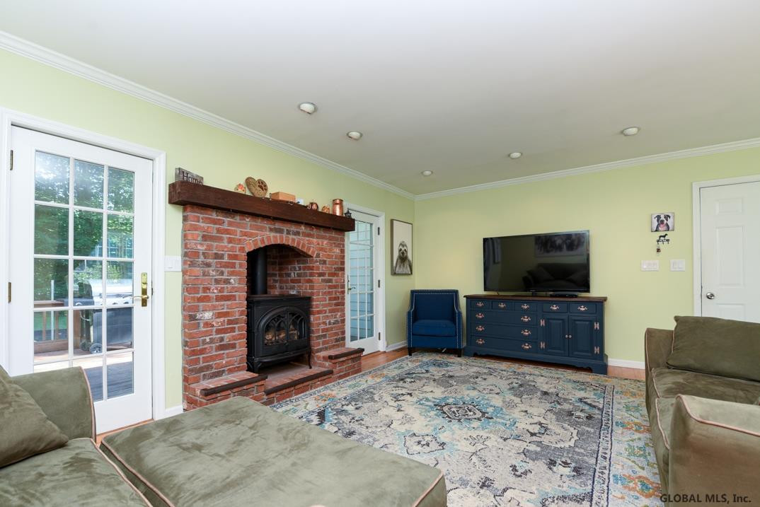 68 Cambridge Road Bethlehem, NY 12077 - Photo 10 of 32 Photo 10