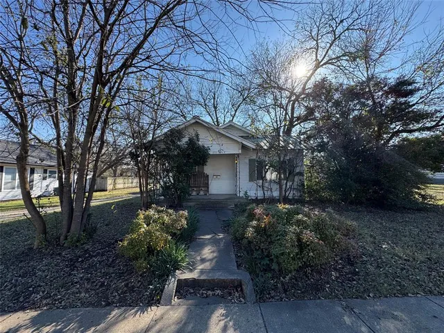 $214,900 | 1009 West Erwin Avenue, McKinney, TX 75069