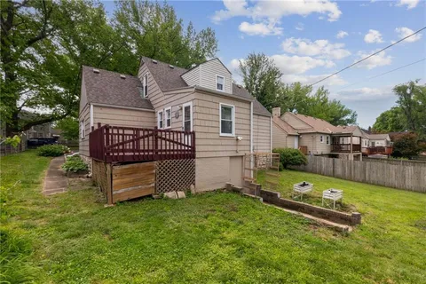 $275,000 | 8806 Minnehaha Lane, Kansas City, MO 64114