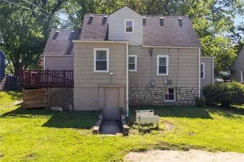$275,000 | 8806 Minnehaha Lane, Kansas City, MO 64114