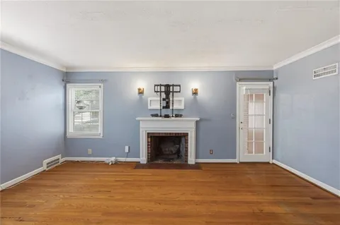 $275,000 | 8806 Minnehaha Lane, Kansas City, MO 64114