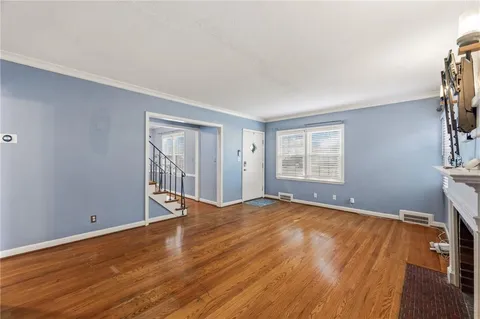 $275,000 | 8806 Minnehaha Lane, Kansas City, MO 64114