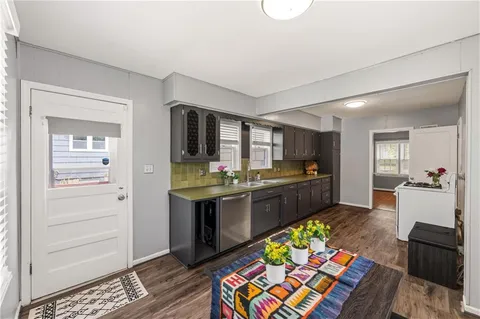 $275,000 | 8806 Minnehaha Lane, Kansas City, MO 64114