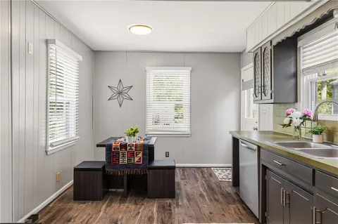 $275,000 | 8806 Minnehaha Lane, Kansas City, MO 64114
