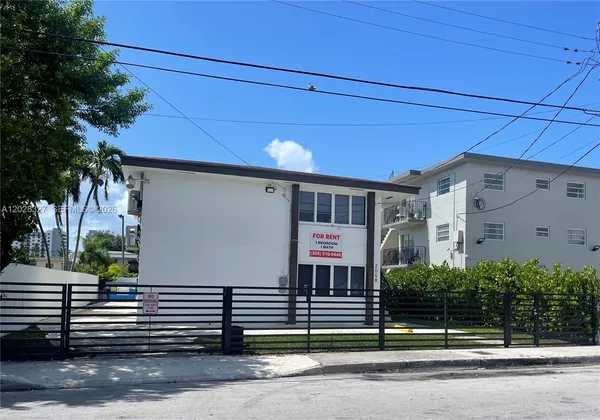 $1,999 | 2008 Southwest 3rd Street, Unit 1, Miami, FL 33135