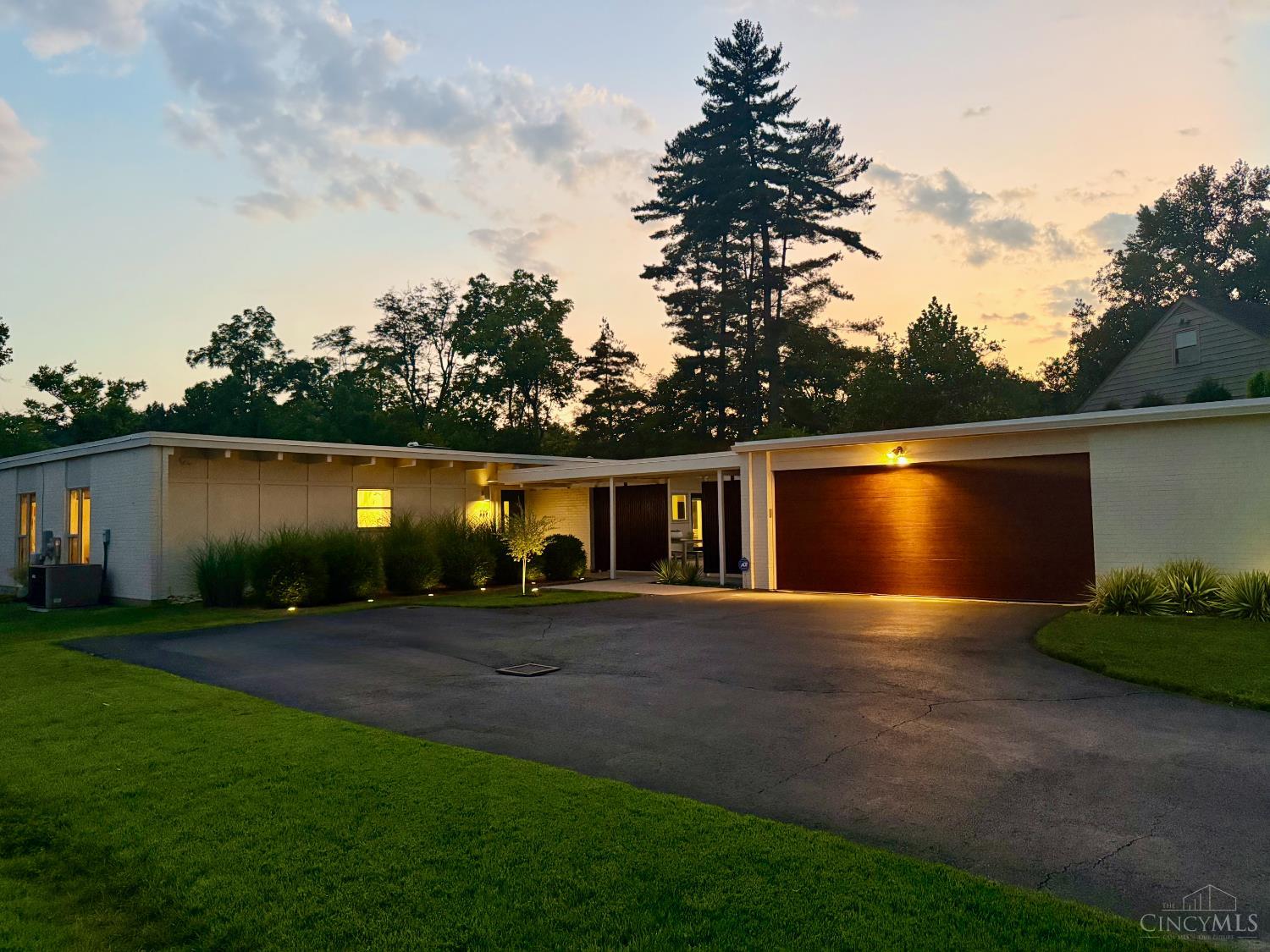 239 Compton Ridge Drive Wyoming, OH 45215 - Photo 1 of 91