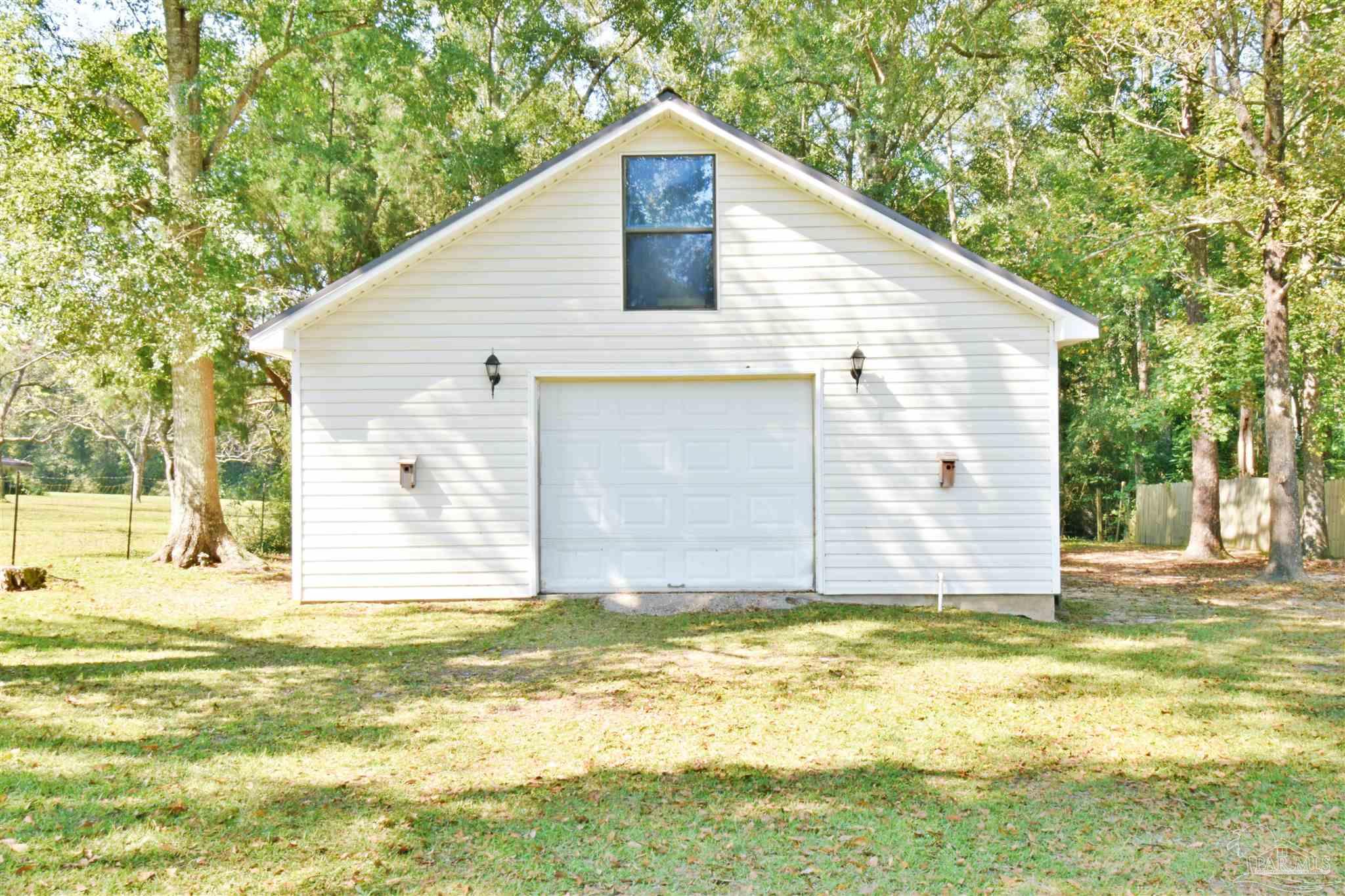 173 Navarro Road Cantonment, FL 32533 - Photo 5 of 33