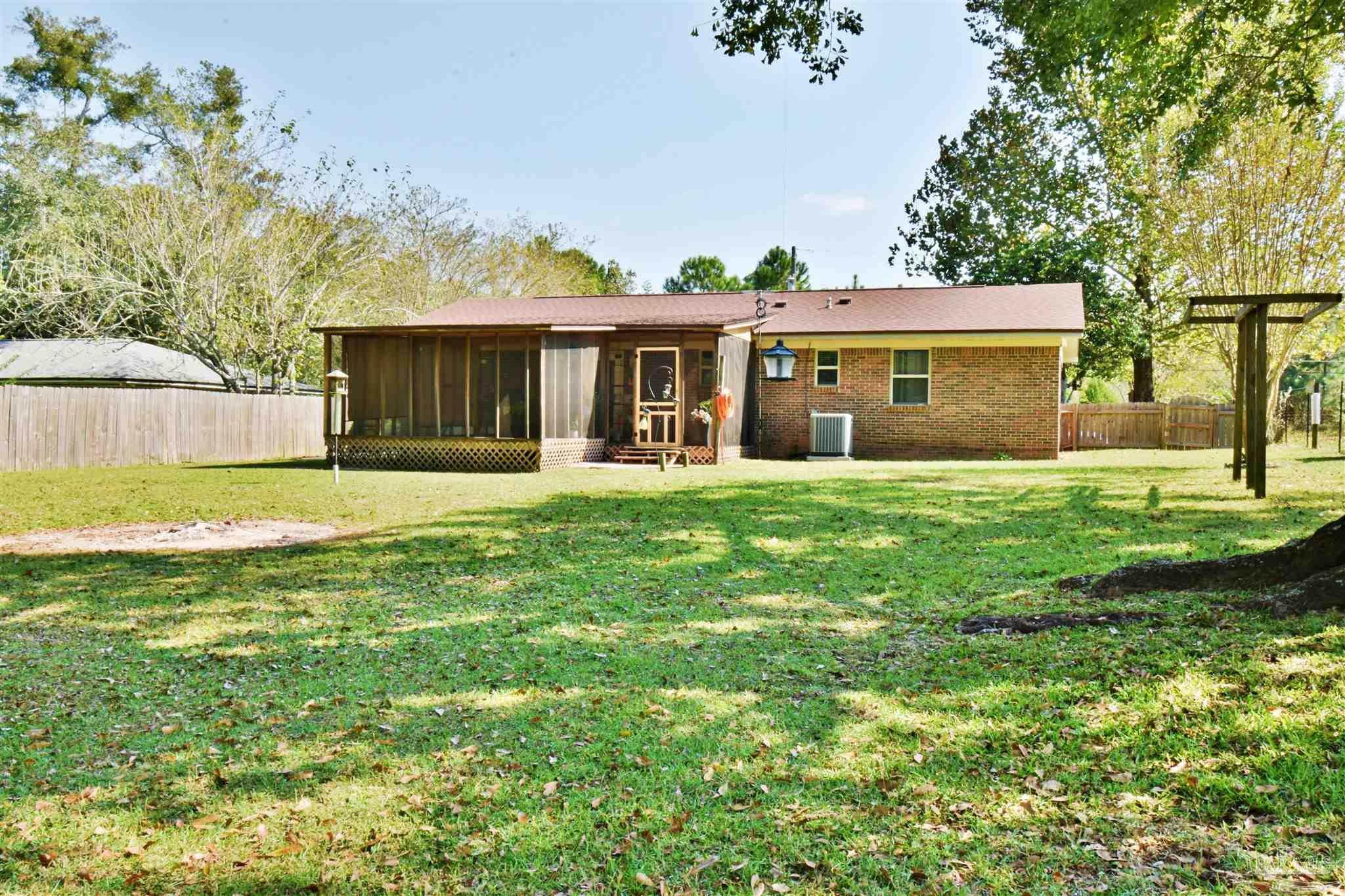 173 Navarro Road Cantonment, FL 32533 - Photo 8 of 33