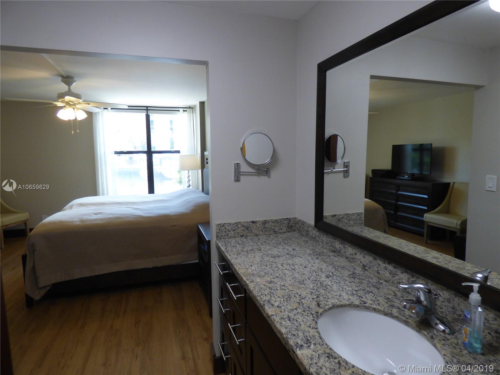10 Royal Palm Way, Unit 1010 Boca Raton, FL 33432 - Photo 25 of 39 Gallery Image 25