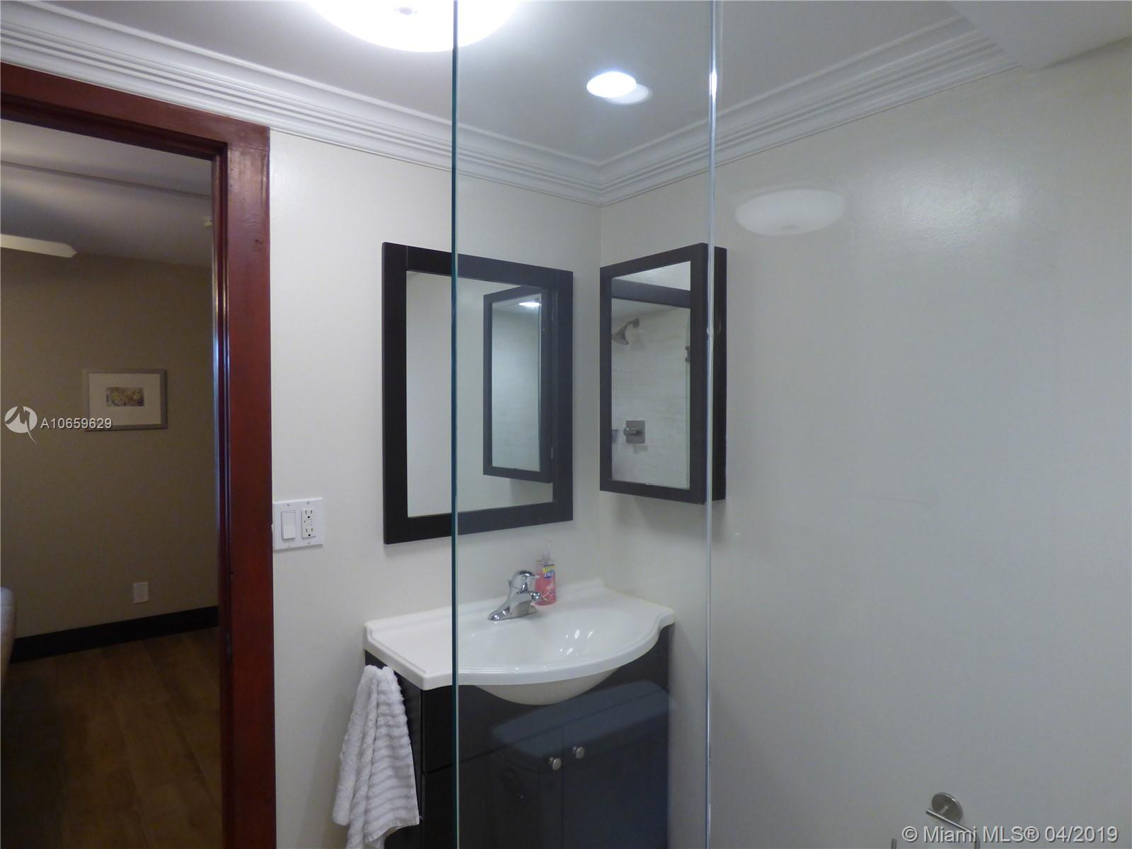 10 Royal Palm Way, Unit 1010 Boca Raton, FL 33432 - Photo 33 of 39 Gallery Image 33