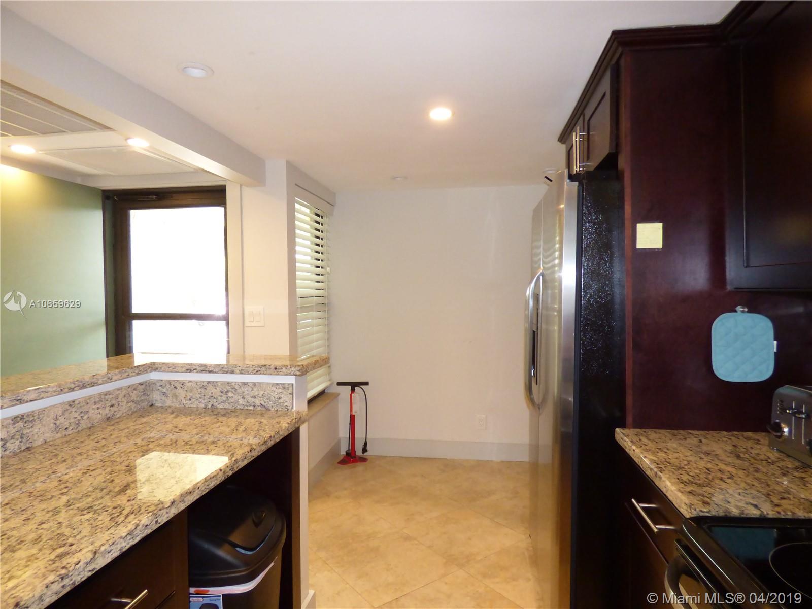 10 Royal Palm Way, Unit 1010 Boca Raton, FL 33432 - Photo 6 of 39 Gallery Image 6