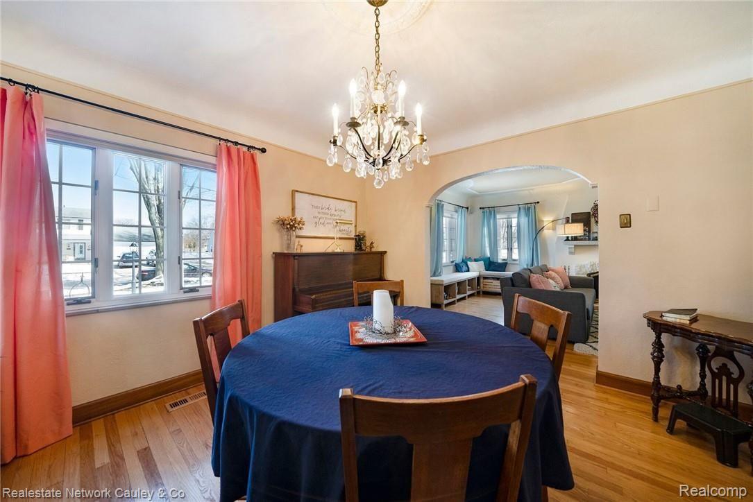 114 Riverside Drive Mount Clemens, MI 48043 - Photo 19 of 42 dining looking into living room.jpg