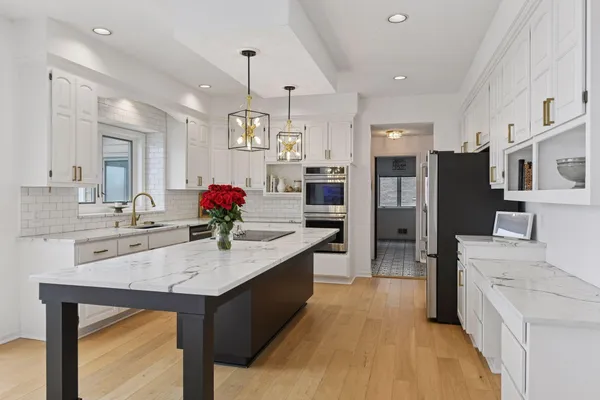 $1,199,900 | 7041 Kenmare Drive, Bloomington, MN 55438