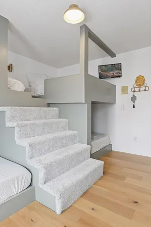$1,199,900 | 7041 Kenmare Drive, Bloomington, MN 55438