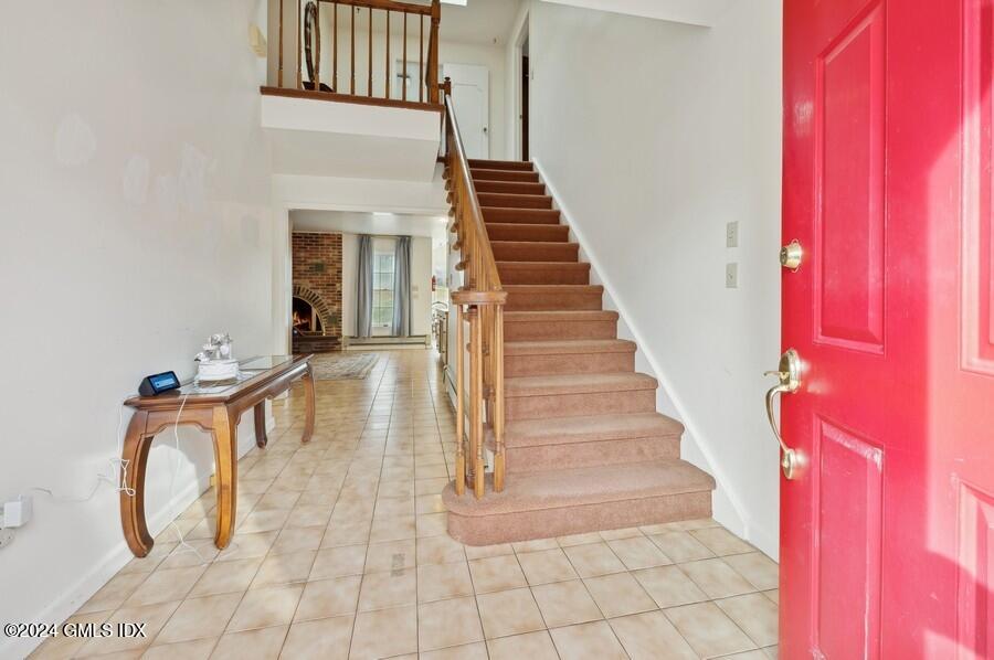 11 Roberta Lane Greenwich, CT 06830 - Photo 3 of 26 a view of entryway and hall