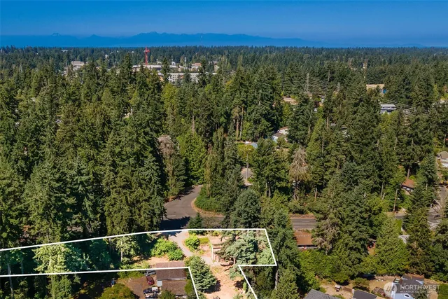 $900,000 | 18800 15th Avenue Northeast, Shoreline, WA 98155