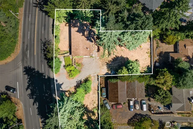 an aerial view of house with outdoor space