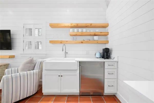 $12,000 | 89 Gibbs Avenue, Newport, RI 02840