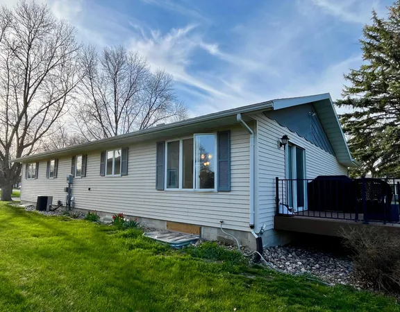 $319,500 | 300 G Street, Marshall, MN 56258