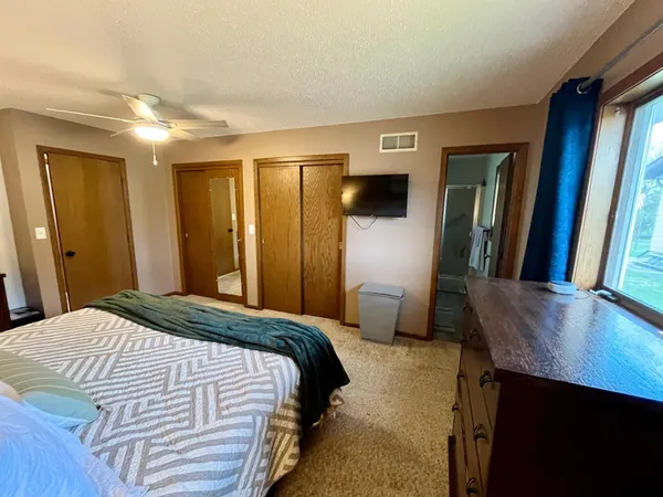 $319,500 | 300 G Street, Marshall, MN 56258