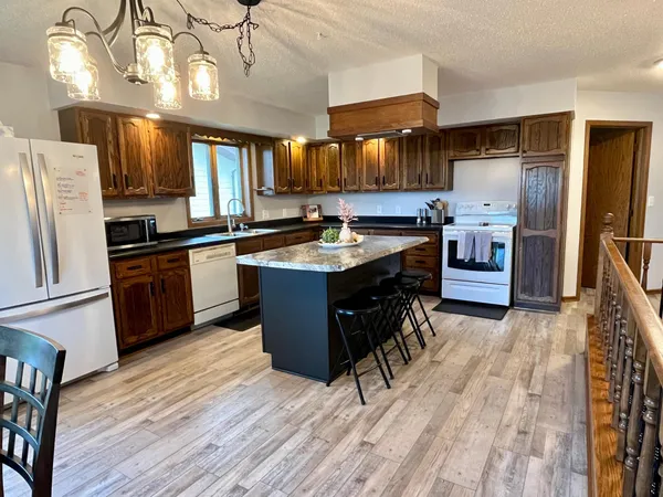 $319,500 | 300 G Street, Marshall, MN 56258