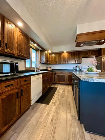 $319,500 | 300 G Street, Marshall, MN 56258