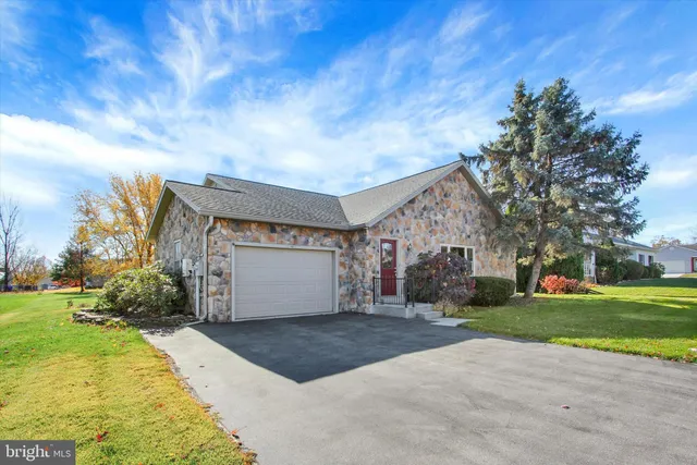 $314,000 | 40 Glenwood Drive, Arendtsville, PA 17307