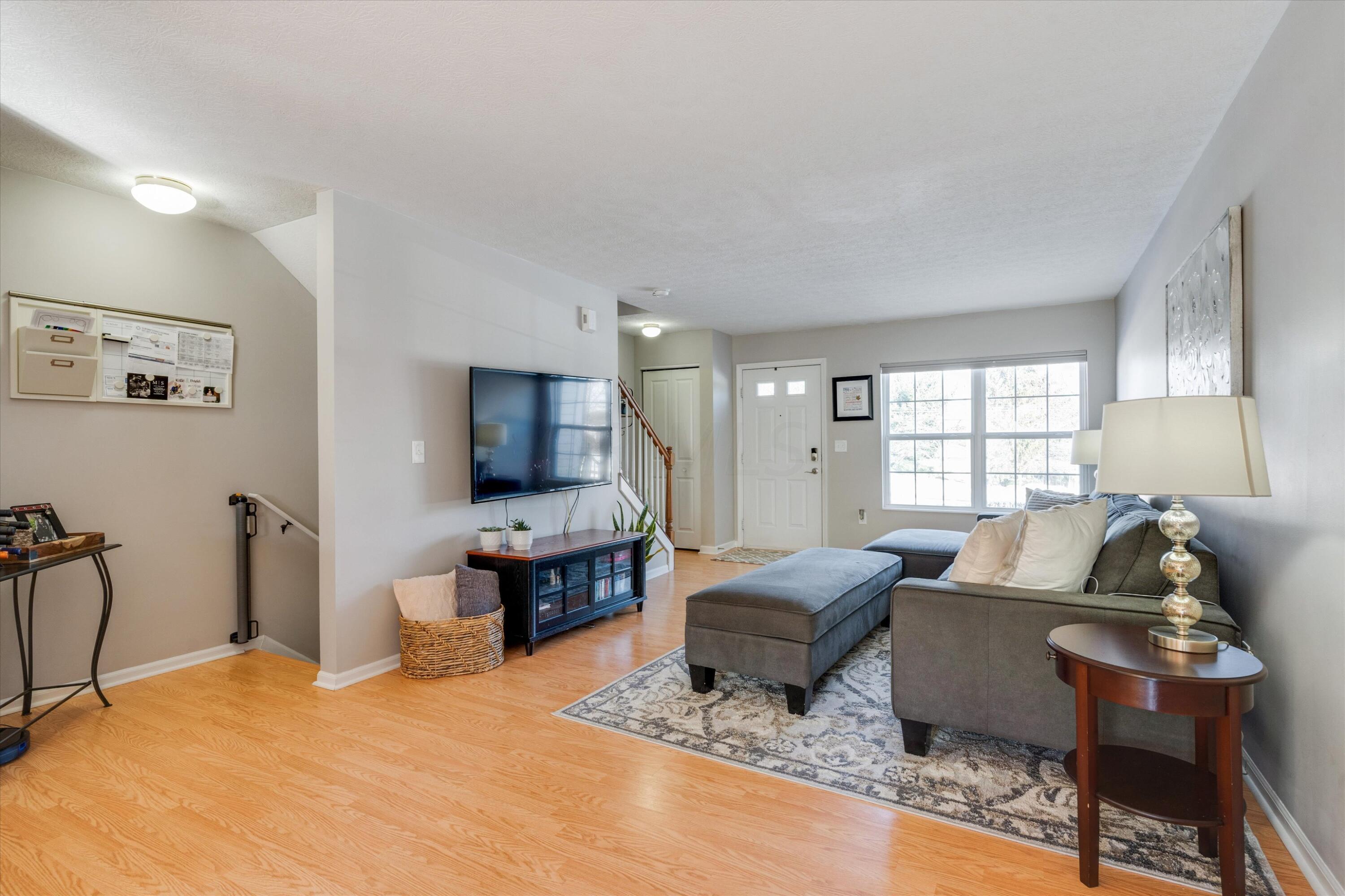 623 Lazelle Road Westerville, OH 43081 - Photo 5 of 16 07-dsc05784-dsc05786