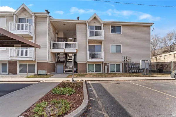 $185,000 | 2627 West 5625th Street South, Roy, UT 84067