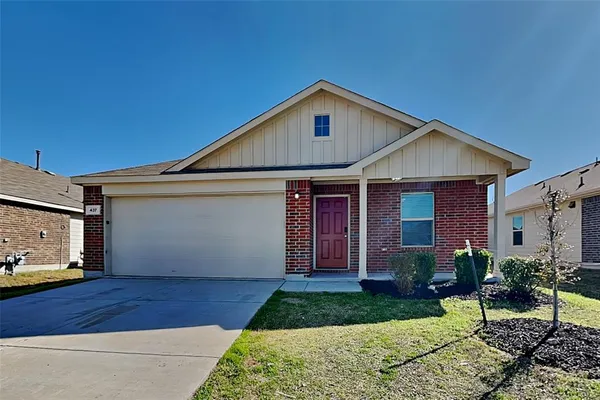 $2,000 | 437 Falling Star Drive, Fort Worth, TX 76052