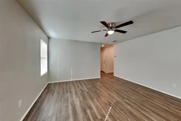 $2,000 | 437 Falling Star Drive, Fort Worth, TX 76052