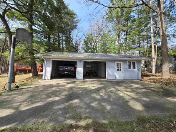 $335,000 | 834 East North Lake Street, Hancock, WI 54943