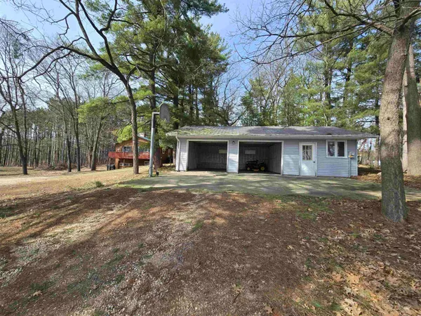 $335,000 | 834 East North Lake Street, Hancock, WI 54943