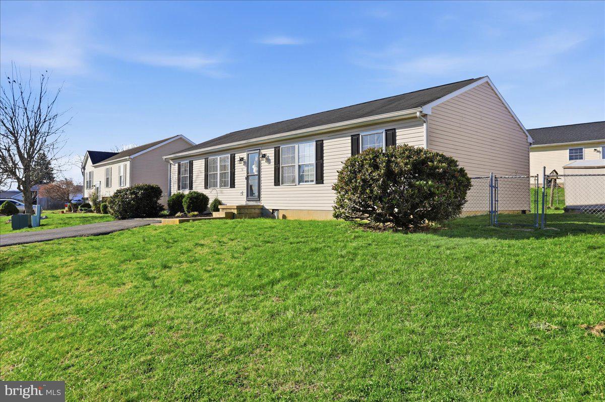 57 Stiles Way Ranson, WV 25438 - Photo 3 of 25