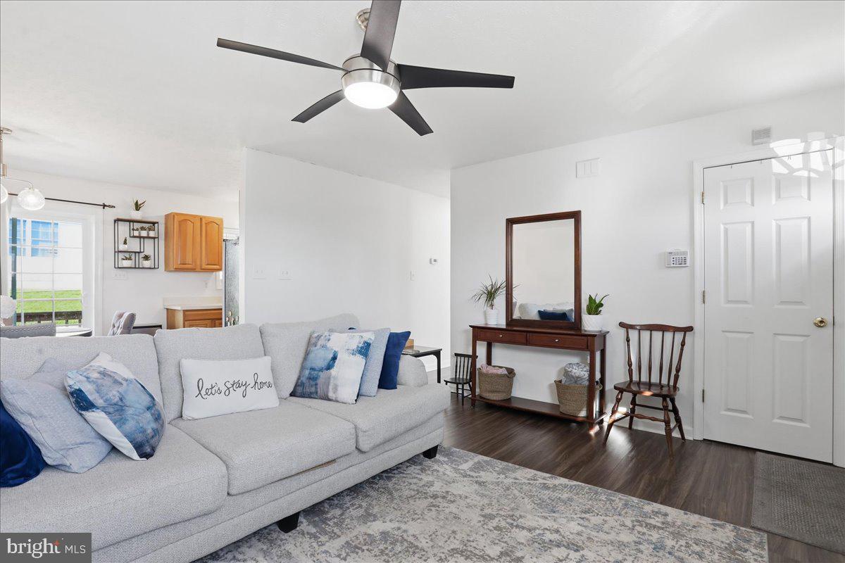 57 Stiles Way Ranson, WV 25438 - Photo 5 of 25