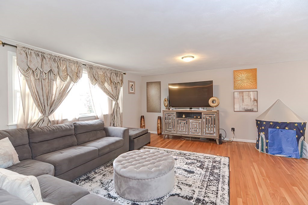 34 Gloversbrook Road Randolph, MA 02368 - Photo 11 of 42 Gallery Image 11